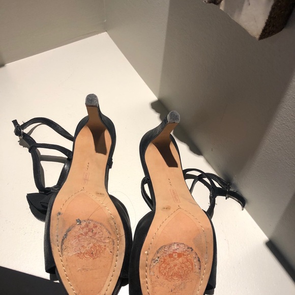 Vince Camuto Black stiletto pre-owned. - Picture 9 of 9